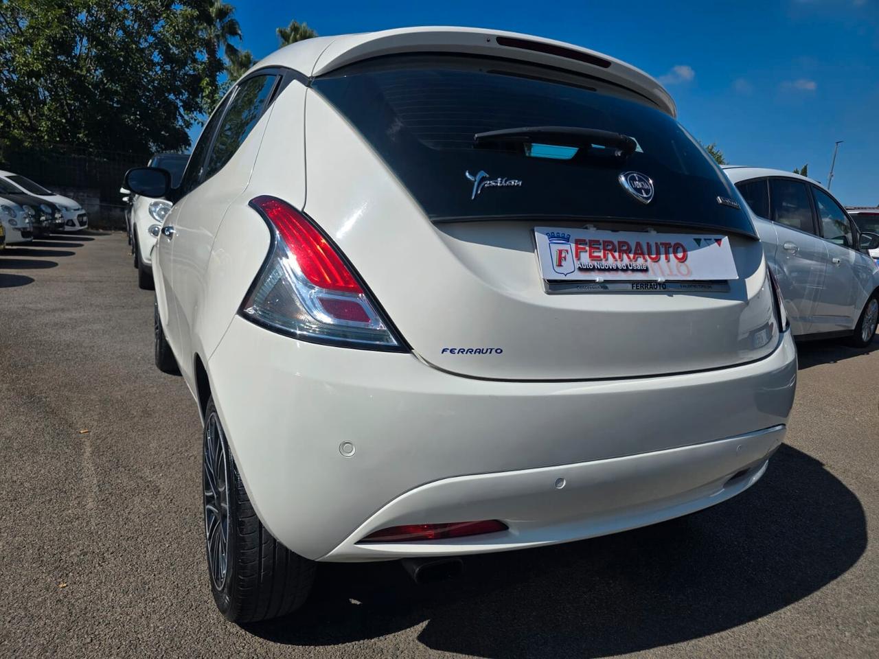 LANCIA Y 1.0 HYBRID 71CV GOLD EDITION