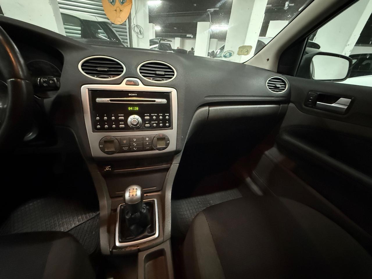 Ford Focus TI VCT GHIA 1.6 GPL UNICOPROP