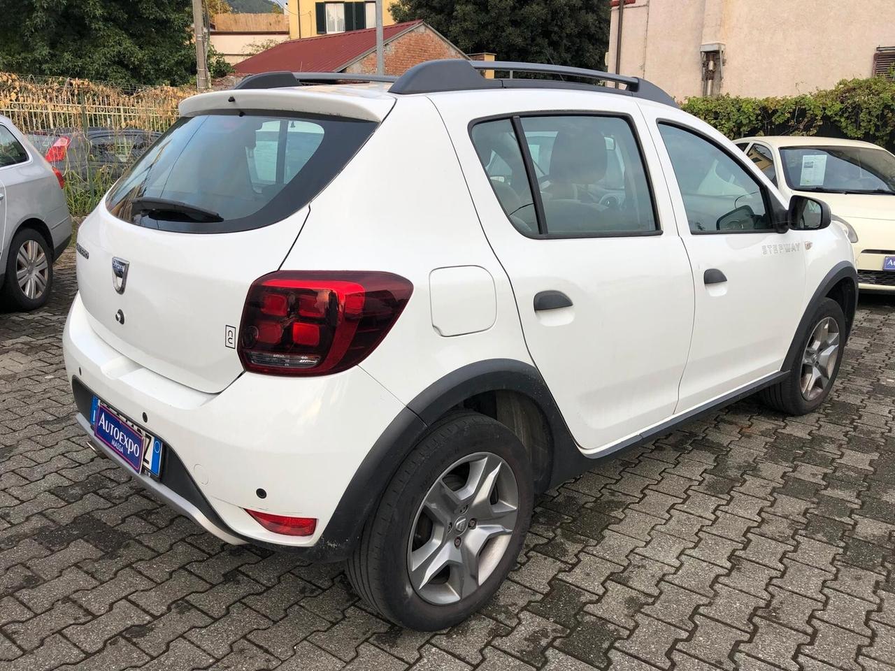 Dacia Sandero Stepway 0.9 TCe 90 CV NAVIGATORE/SENSORI PARCHEGGIO/TOUCHSCREEN GARANZIA 12 MESI RINNOVABILE FINO A 60 MESI!!!