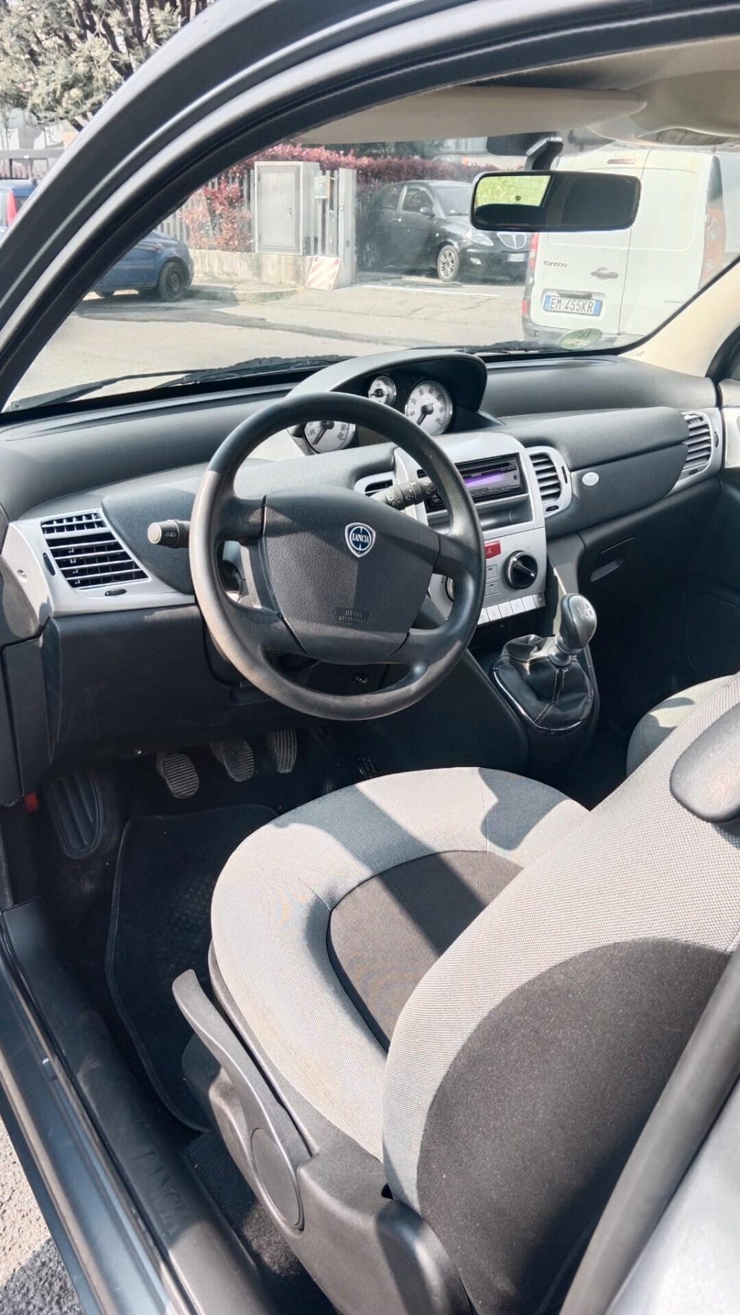 Lancia Ypsilon 1.4 Oro