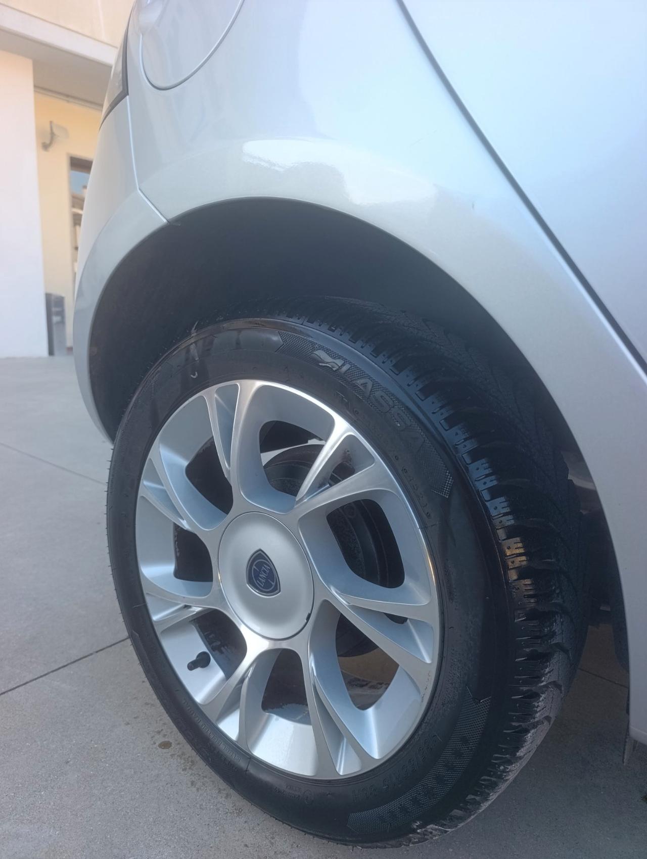 Lancia Ypsilon 1.2 Gold Gpl 69cv