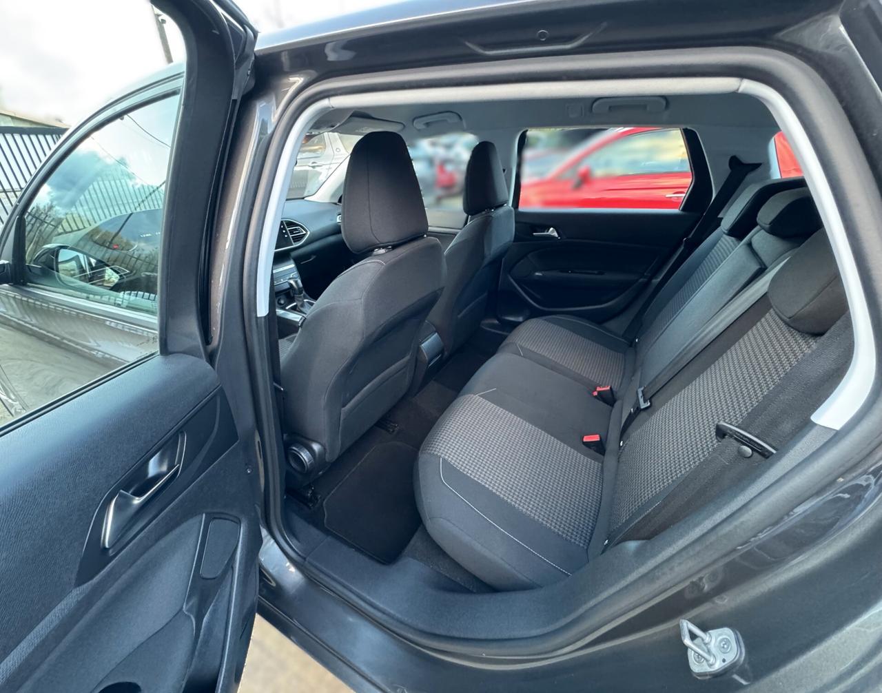 Peugeot 308 BlueHDi 130 S&S SW Business