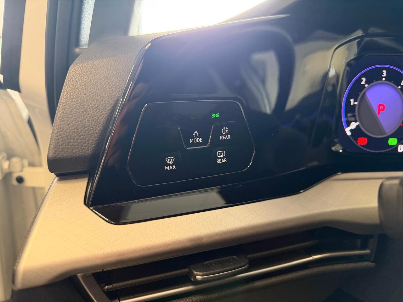 VOLKSWAGEN GOLF VIII STYLE 2.0 TDI 115CV CARPLAY OK NEOPATENTATI ANNO 2022