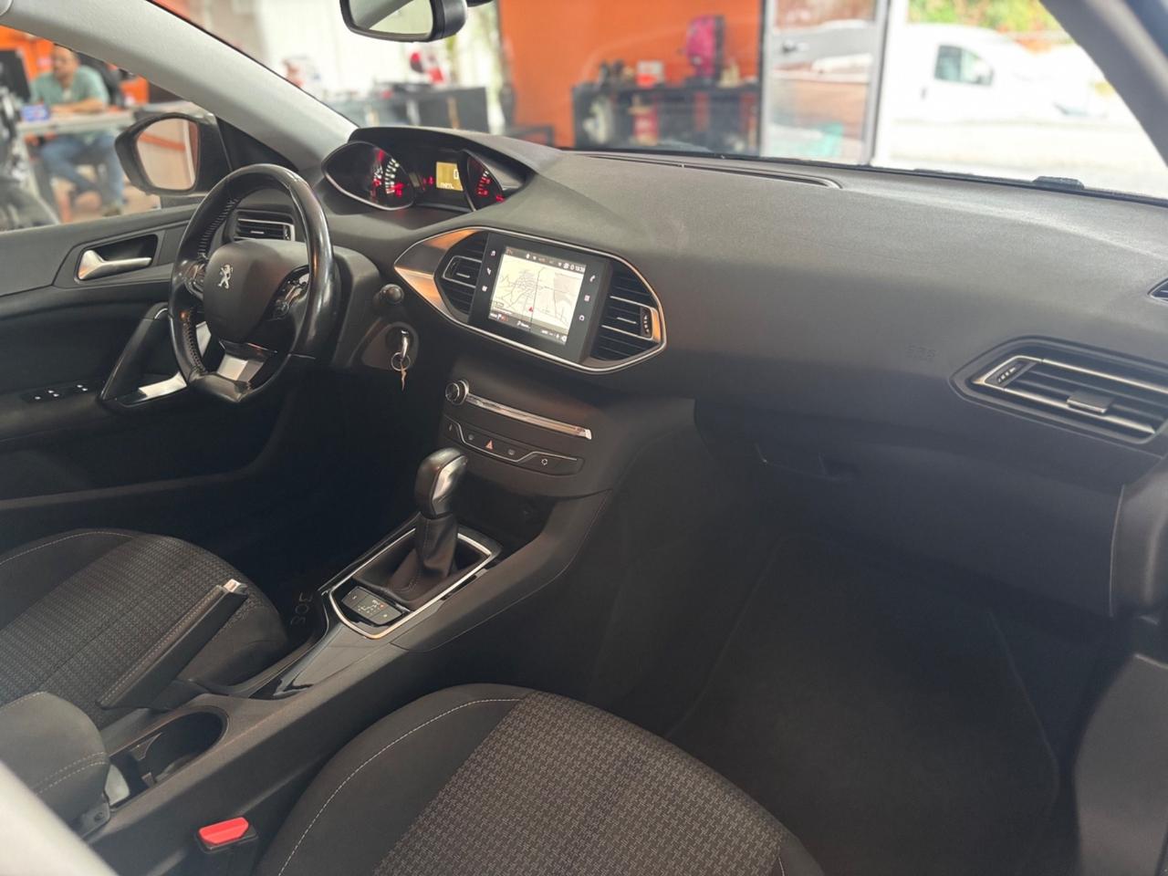 Peugeot 308 BlueHDi 1.6 120 SW Allure cambio automatico permute finanziamenti