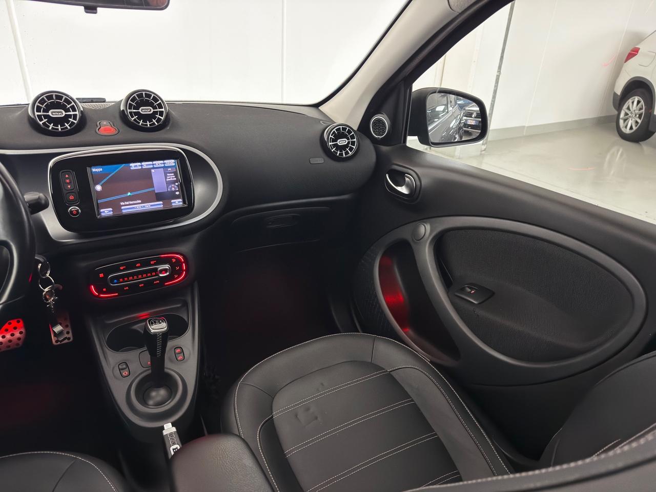 Smart ForFour 90 0.9 Turbo twinamic JBL BRABUS