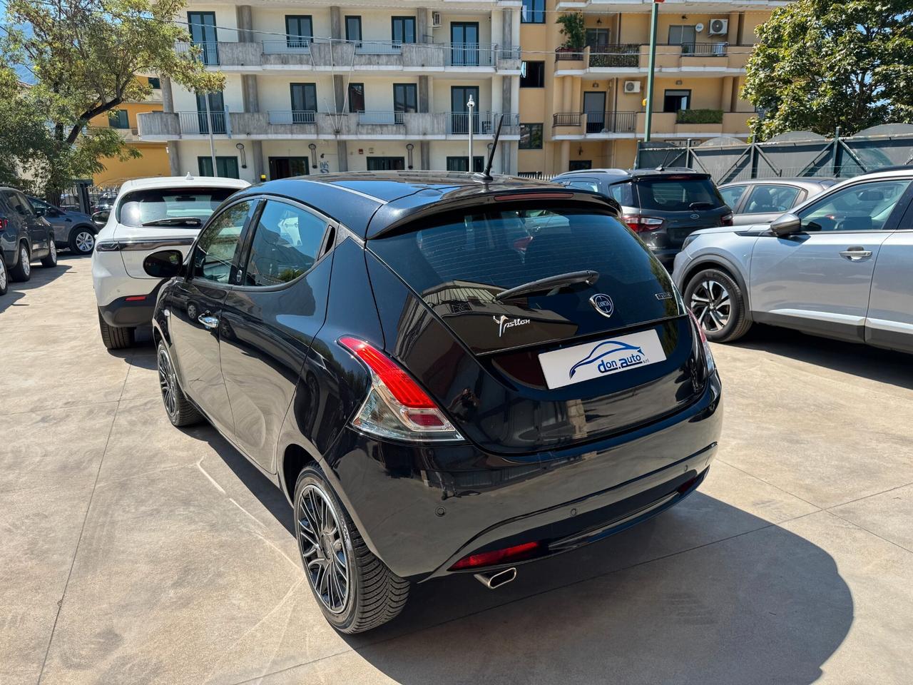 Lancia Ypsilon 1.0 FireFly 5 porte S&S Hybrid Ecochic Gold