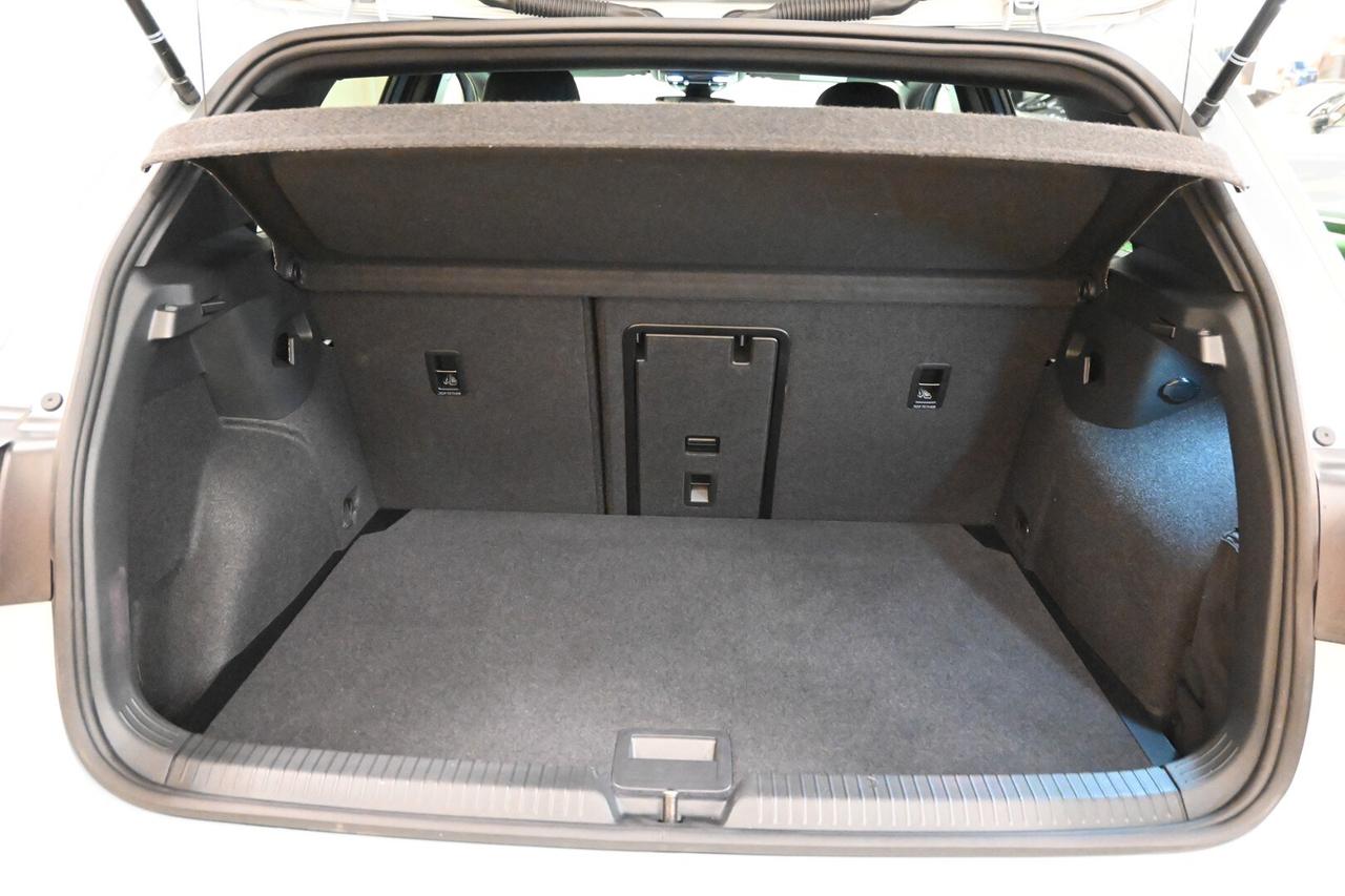 VOLKSWAGEN Golf 8ª serie Golf 2.0 TDI 150 CV D...