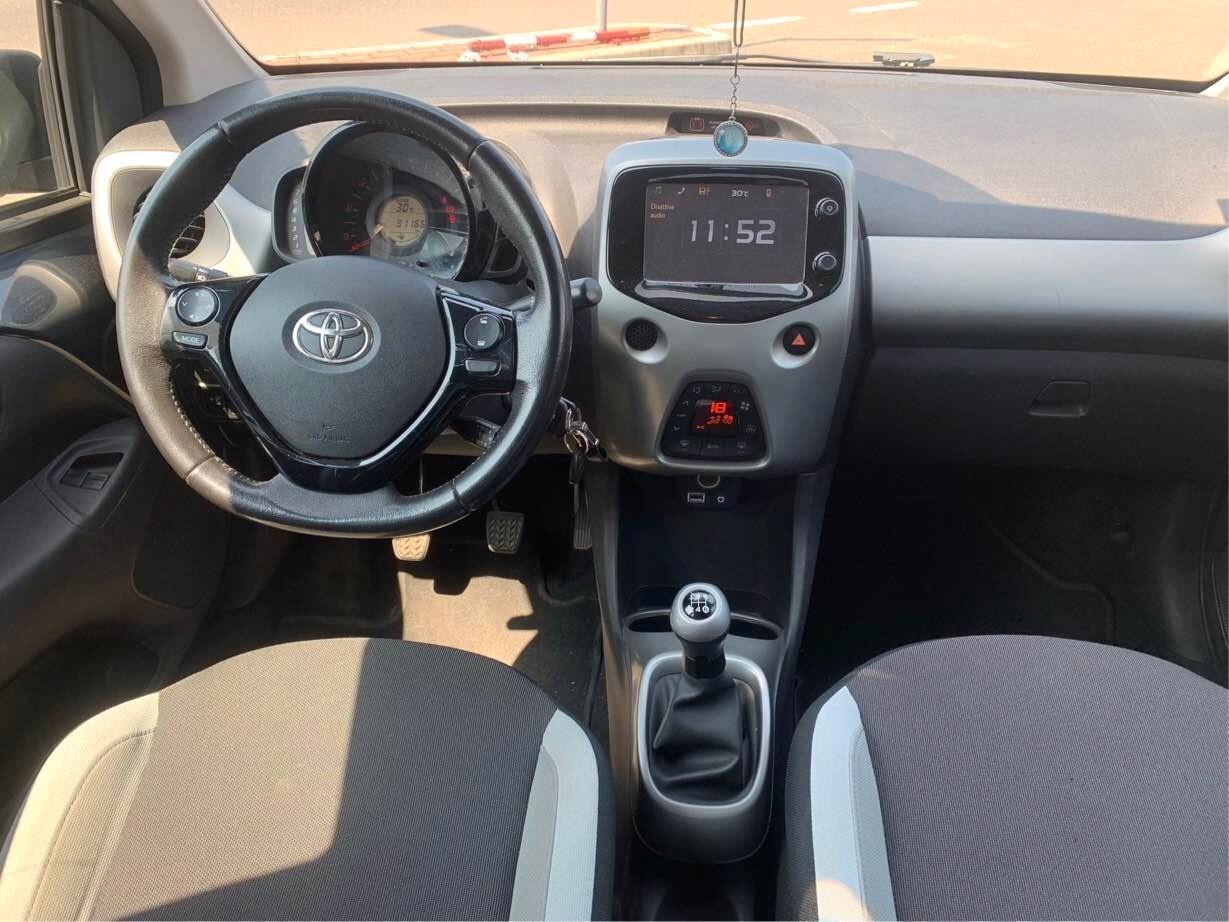 Toyota Aygo 1.0 VVT-i 69 CV x-play NEOPATENTATI