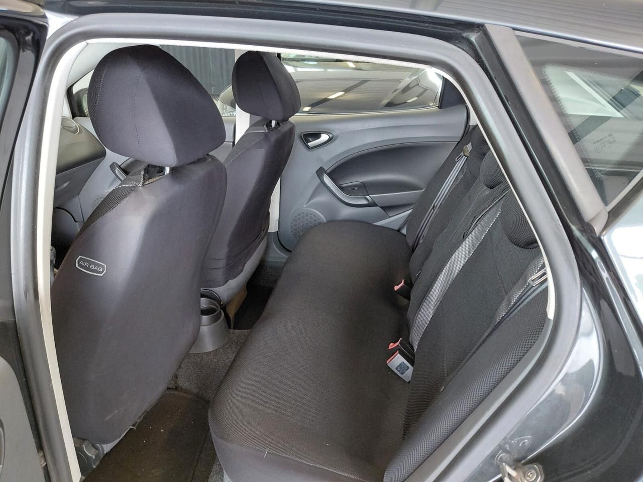 Seat Ibiza 1.4 5p. Reference Dual KM 138.000