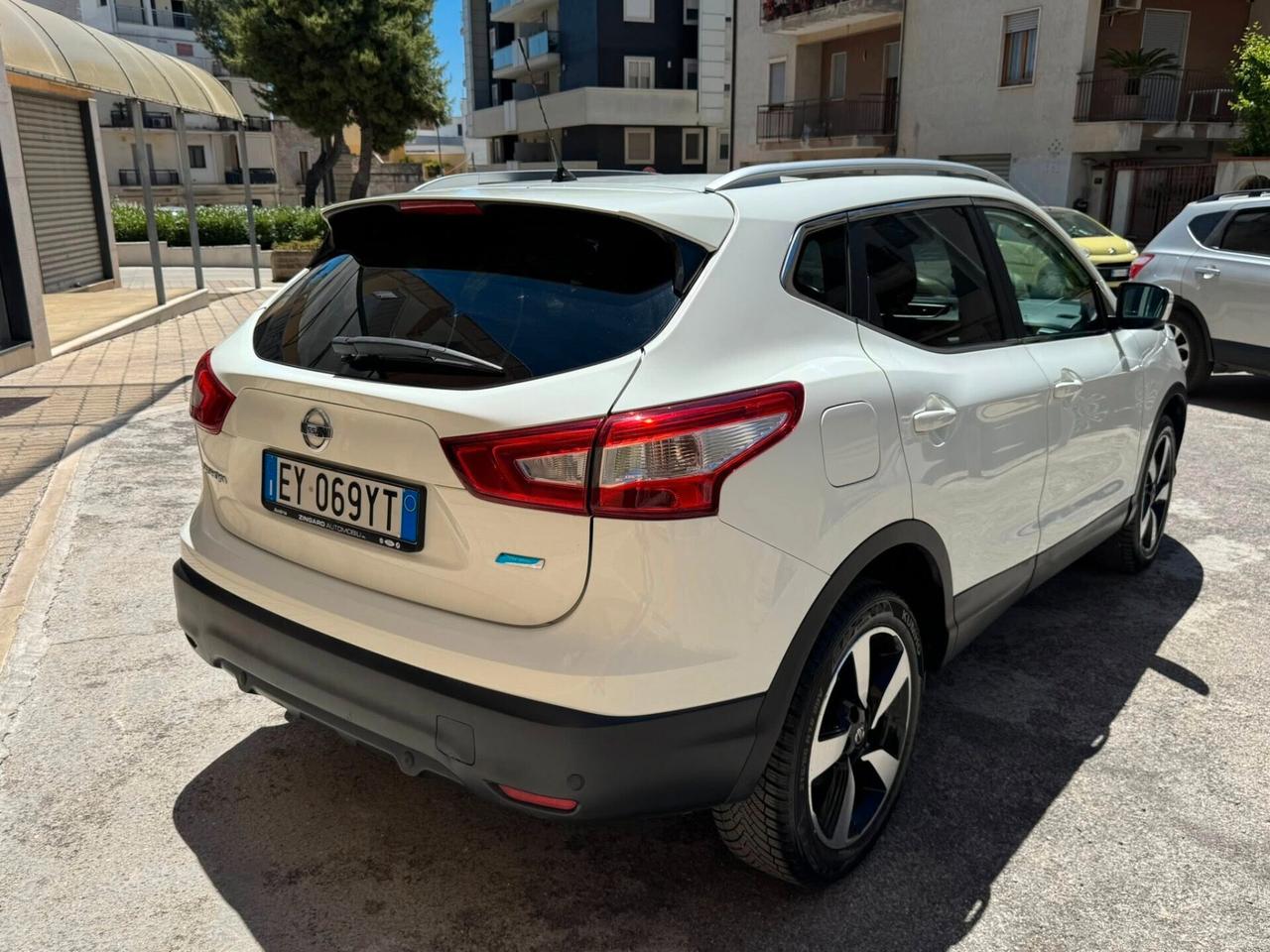 NISSAN QASHQAI 1.5 DCI 110 CV. TETTO+NAVI+RETROCAMERA