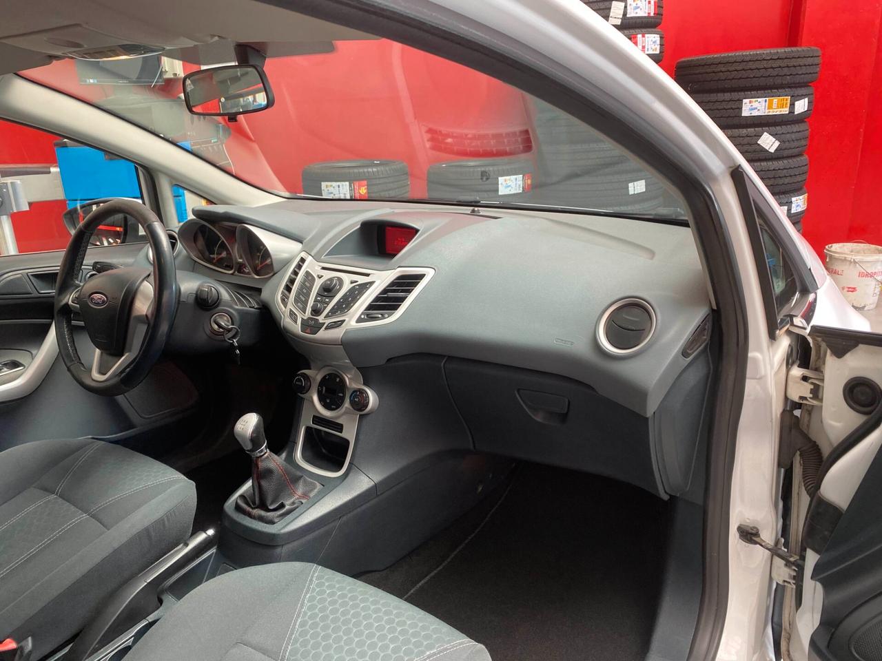 Ford Fiesta 1.4 TDCi 68CV 3 porte Titanium