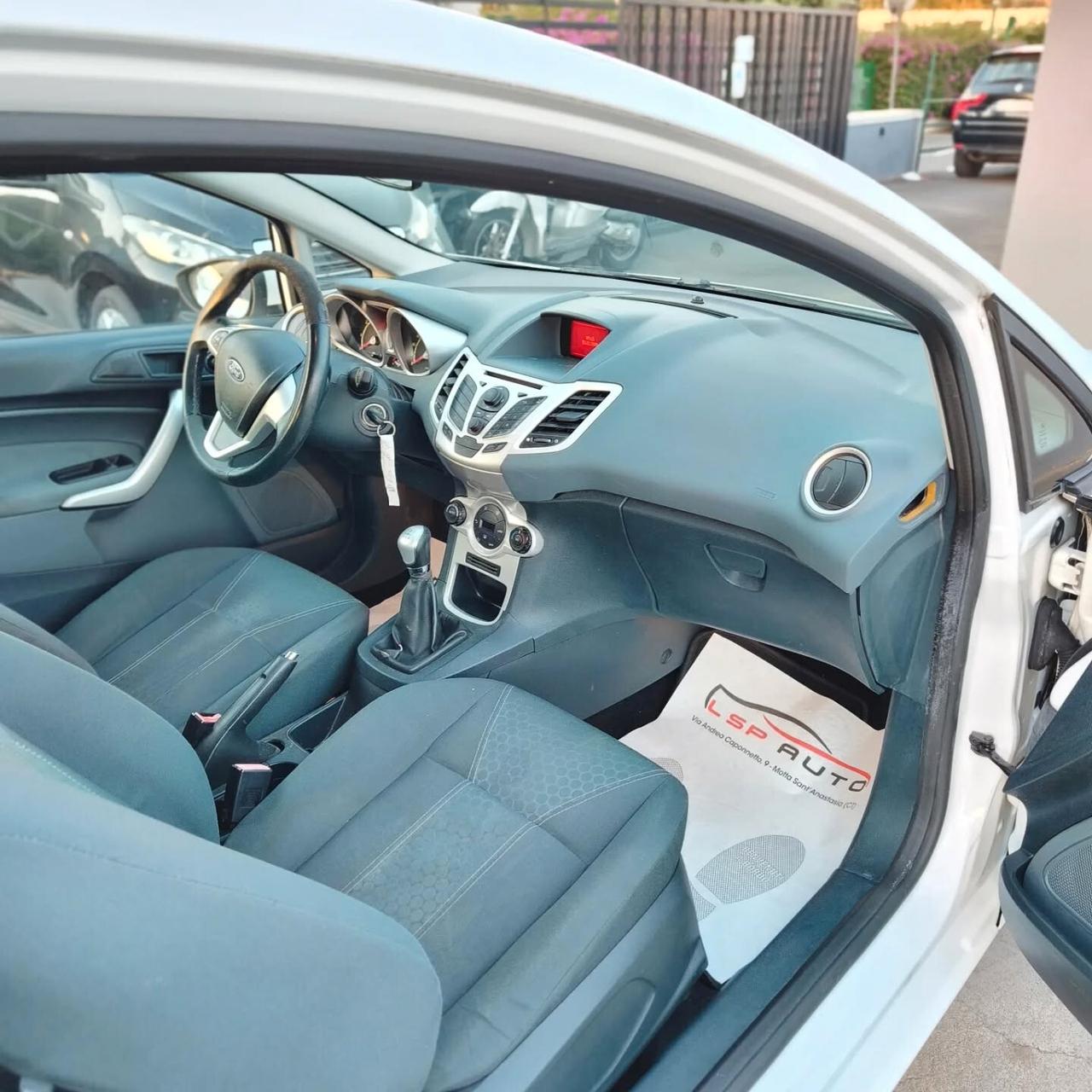 Ford Fiesta 1.2 Titanium SOLI 2.190EURO