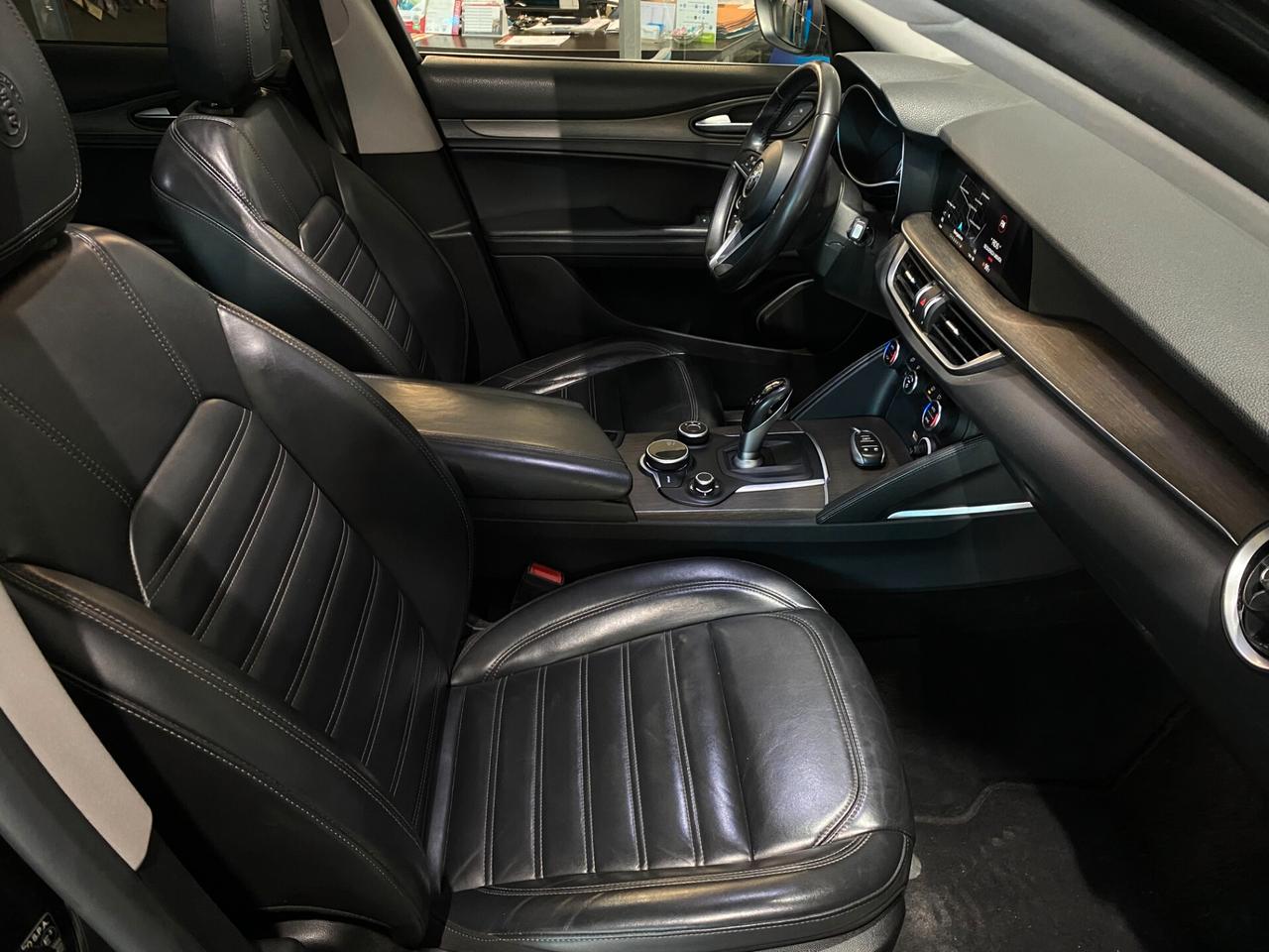 Alfa Romeo Stelvio 2.2 Turbodiesel 210 CV AT8 Q4 Executive Tetto apr.-2017