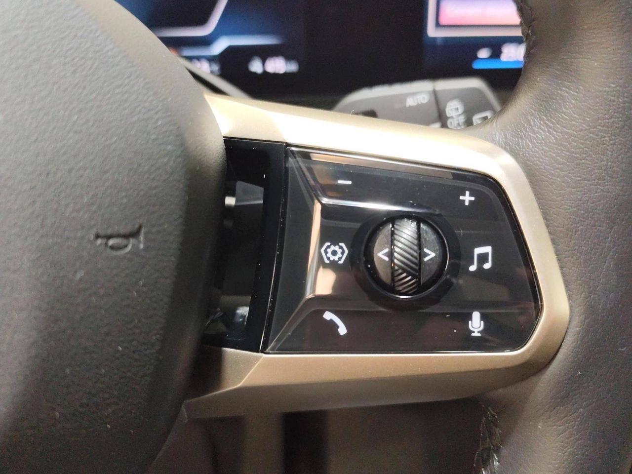 BMW iX xDrive50 Pacchetto Sportivo