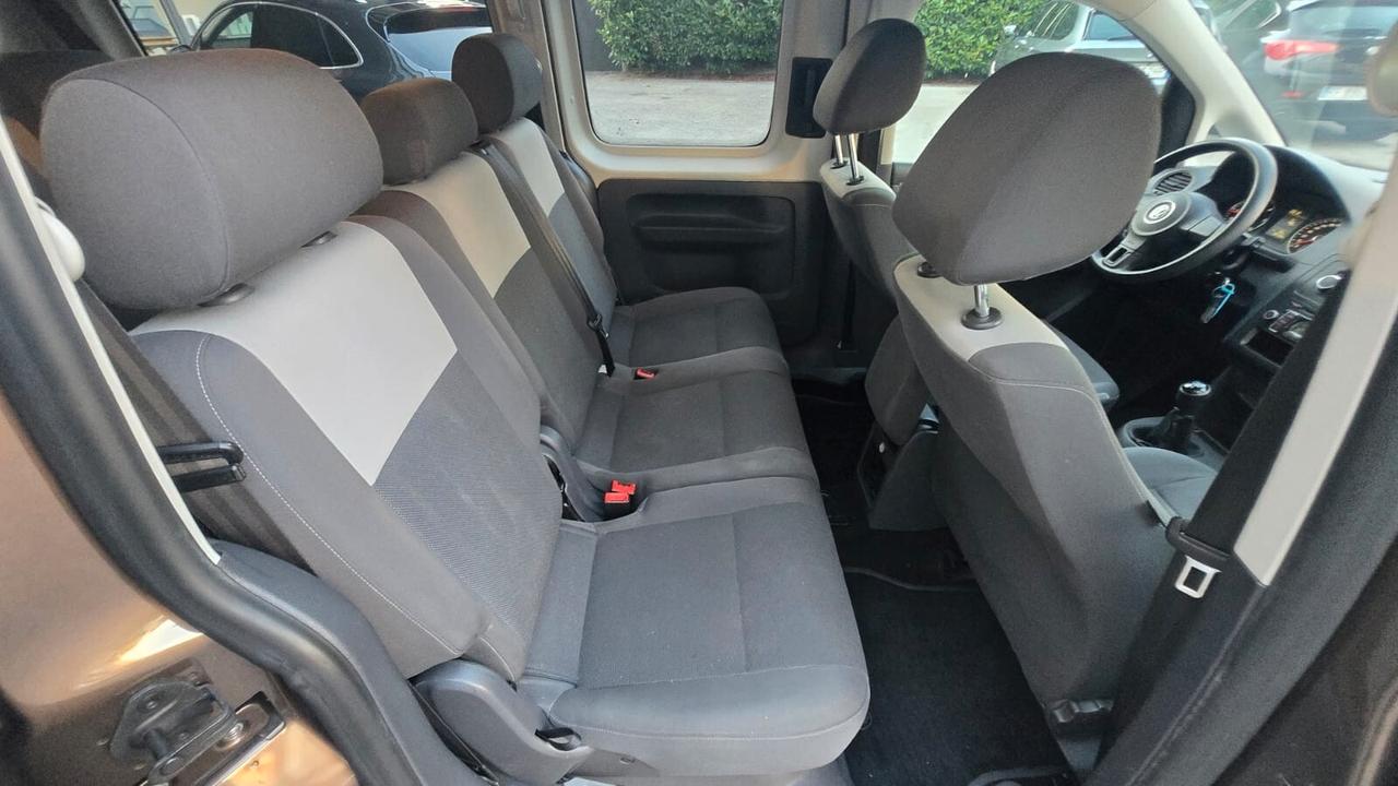 Volkswagen Caddy 7Posti Highline Maxi Neopatentati