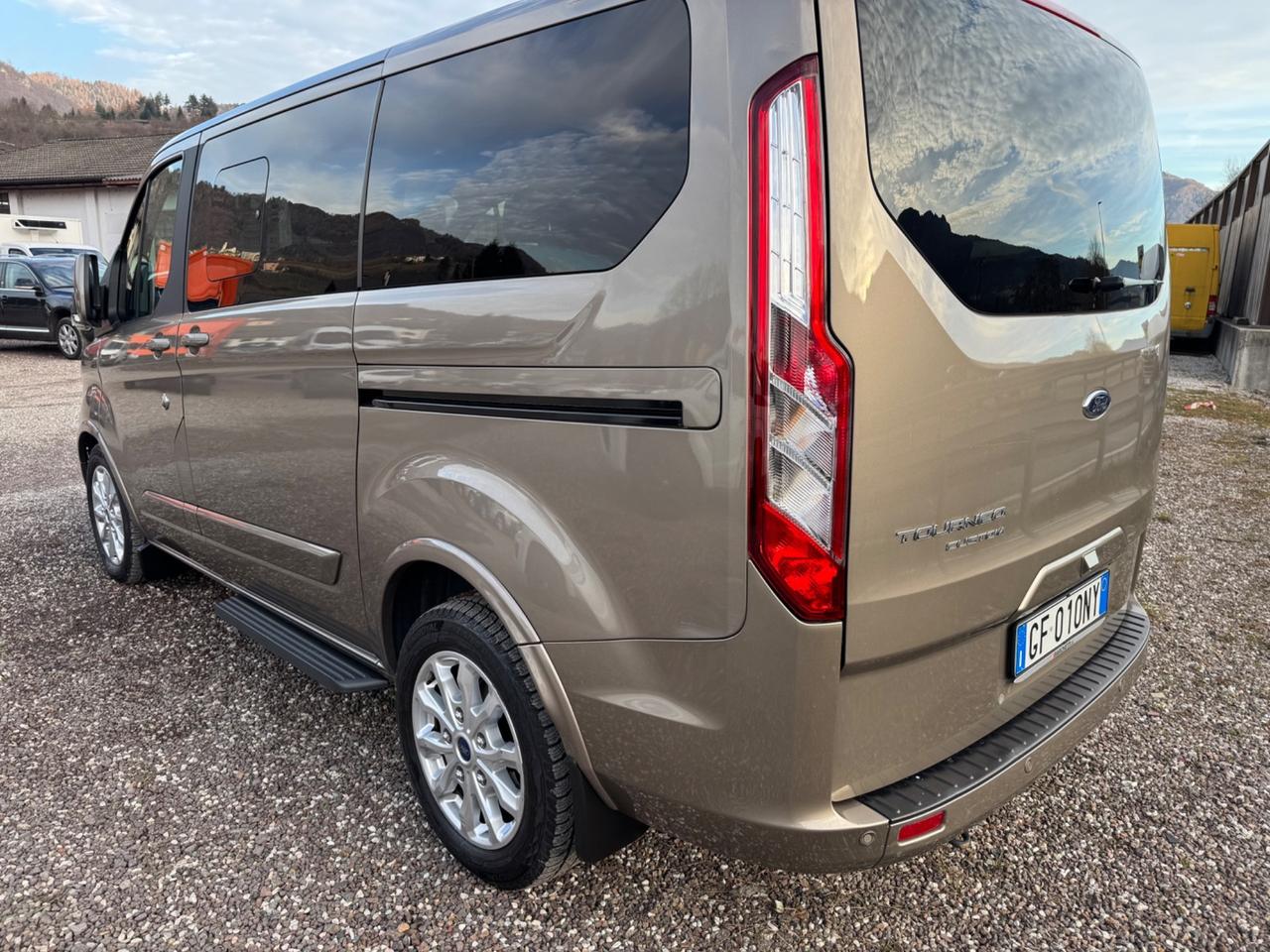 Ford Transit Custom 340 2.0 TDCi 185 aut. PL-TA Nugget