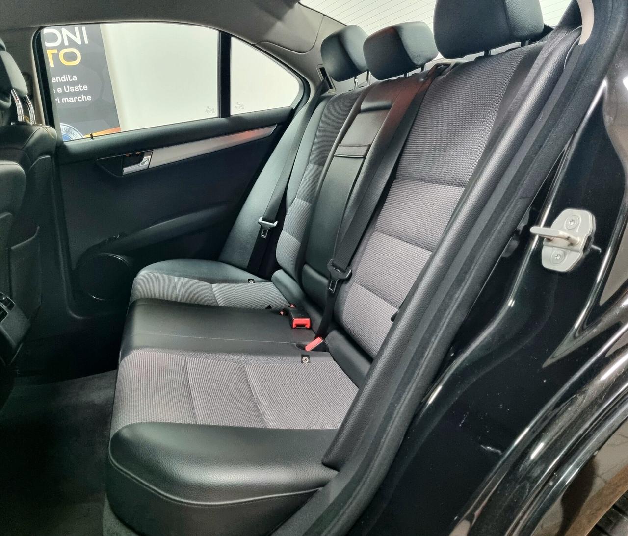 MERCEDES-BENZ C 220 CDI 170 CV AVANTGARDE AMG