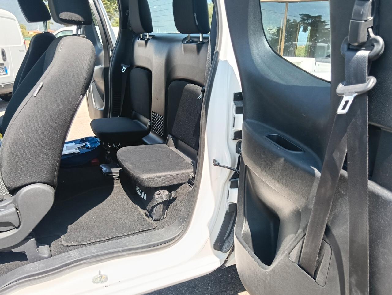 Nissan Navara 2.5 dCi 190CV 4 porte Double Cab Sport