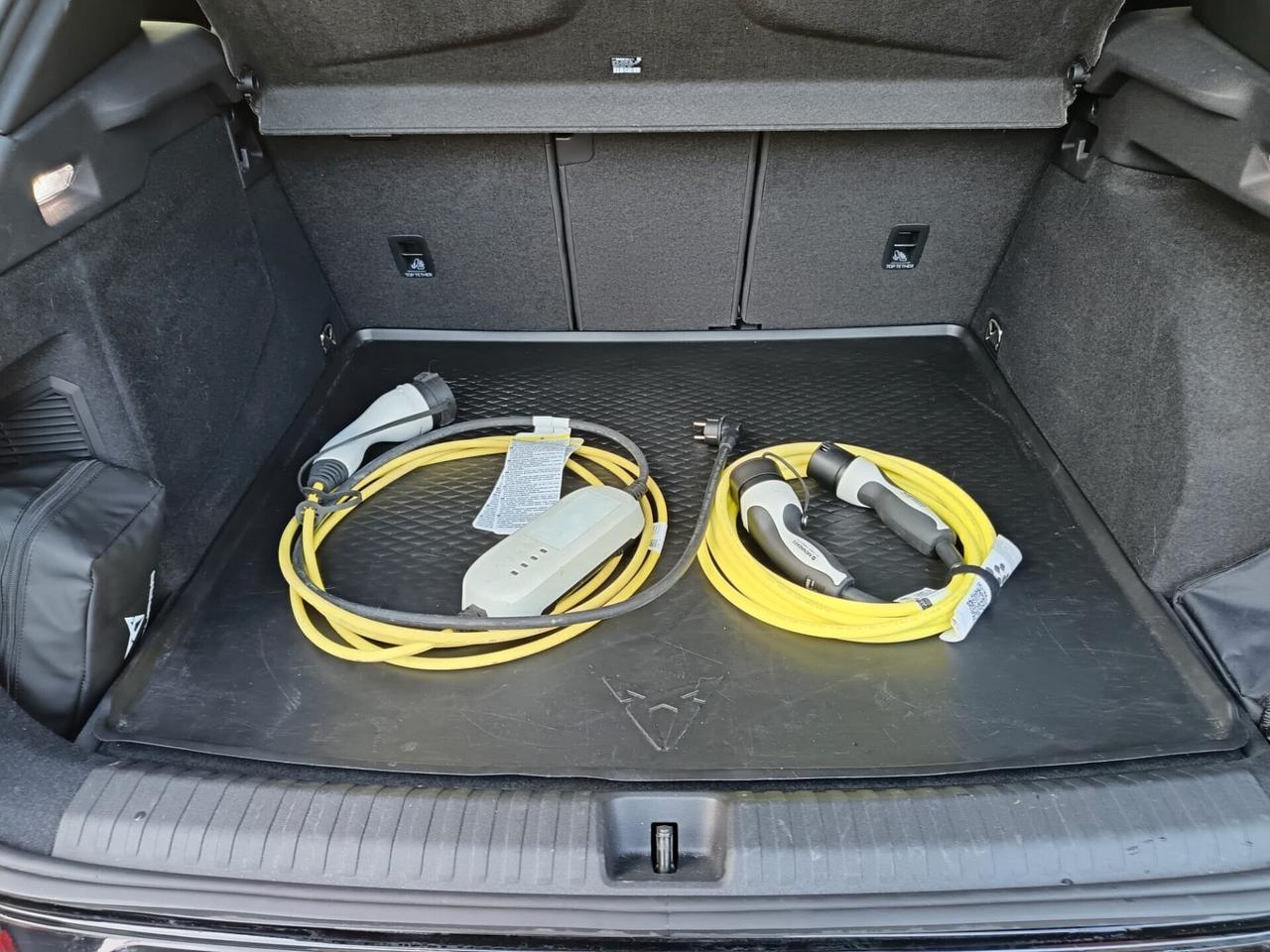 Cupra Terramar 1.5 E-Hybrid DSG, PLUG-IN *11.400 KM*, UFF., UNICOPROPRIETARIO