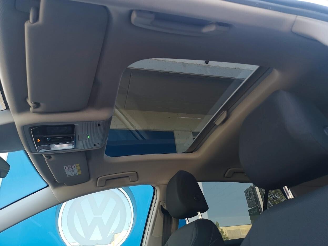 Volkswagen Golf 2.0 TDI SCR Style Tetto apribile