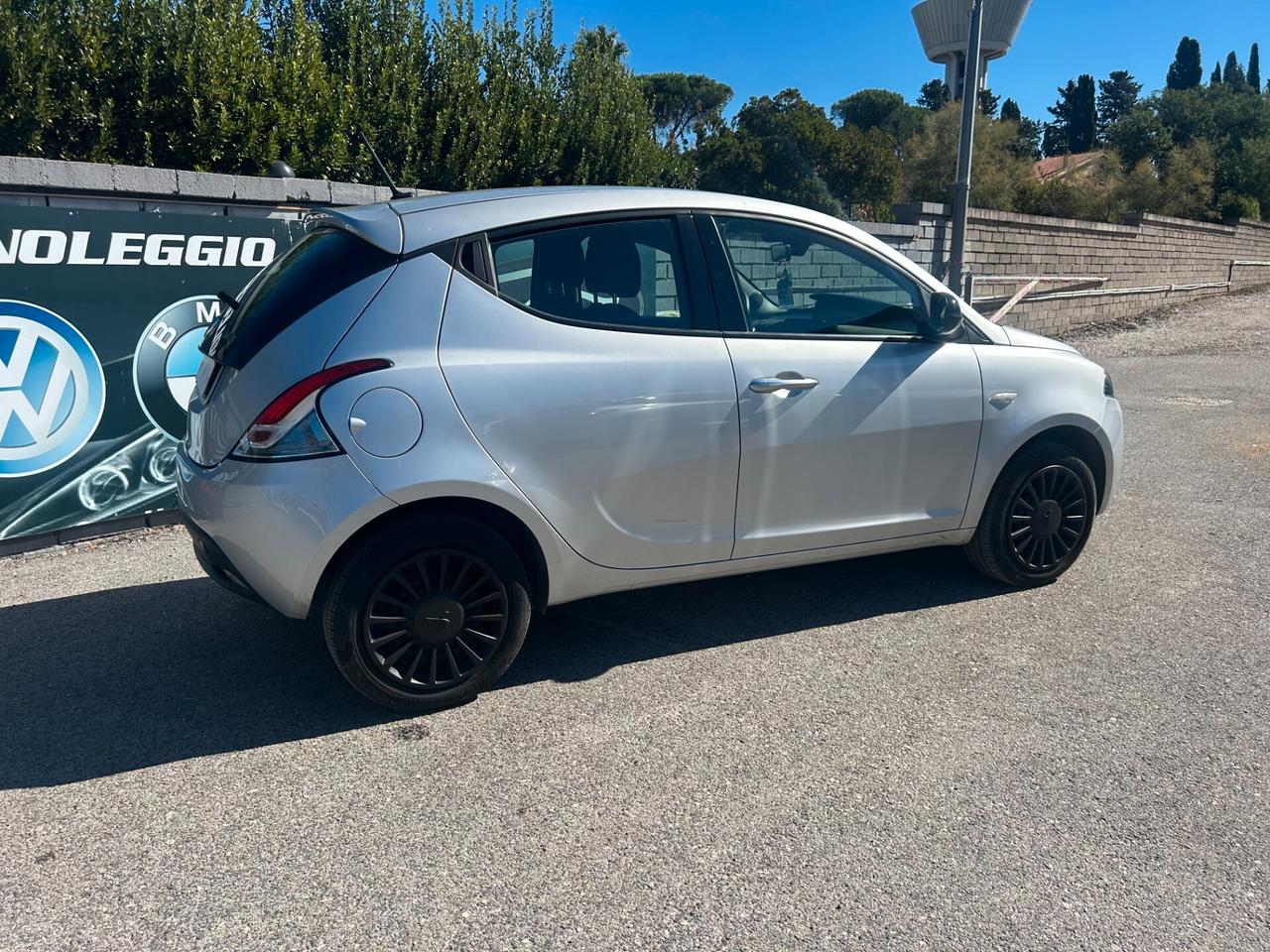 Lancia Ypsilon 1.0 FireFly 5 porte S&S Hybrid Ecochic Gold