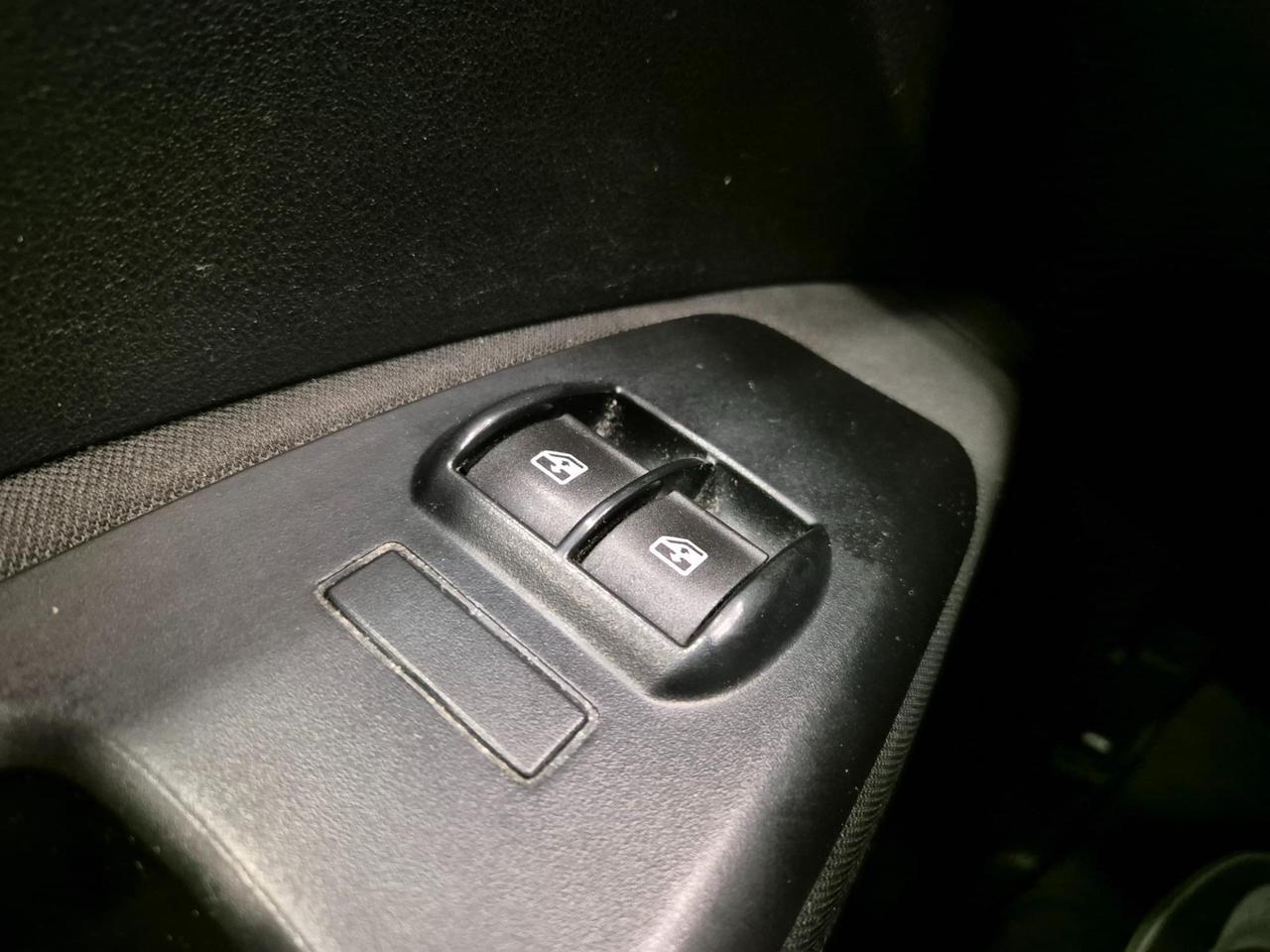 Fiat Doblo 1.4 16v Pop 95cv -NEOPATENTATI - UNIPROPRIETARIO - Sens. Park.