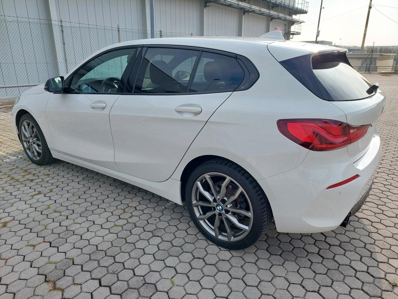 Bmw 118d MOD SPORT NAVI PELLE CERCHIO18 FARI LED