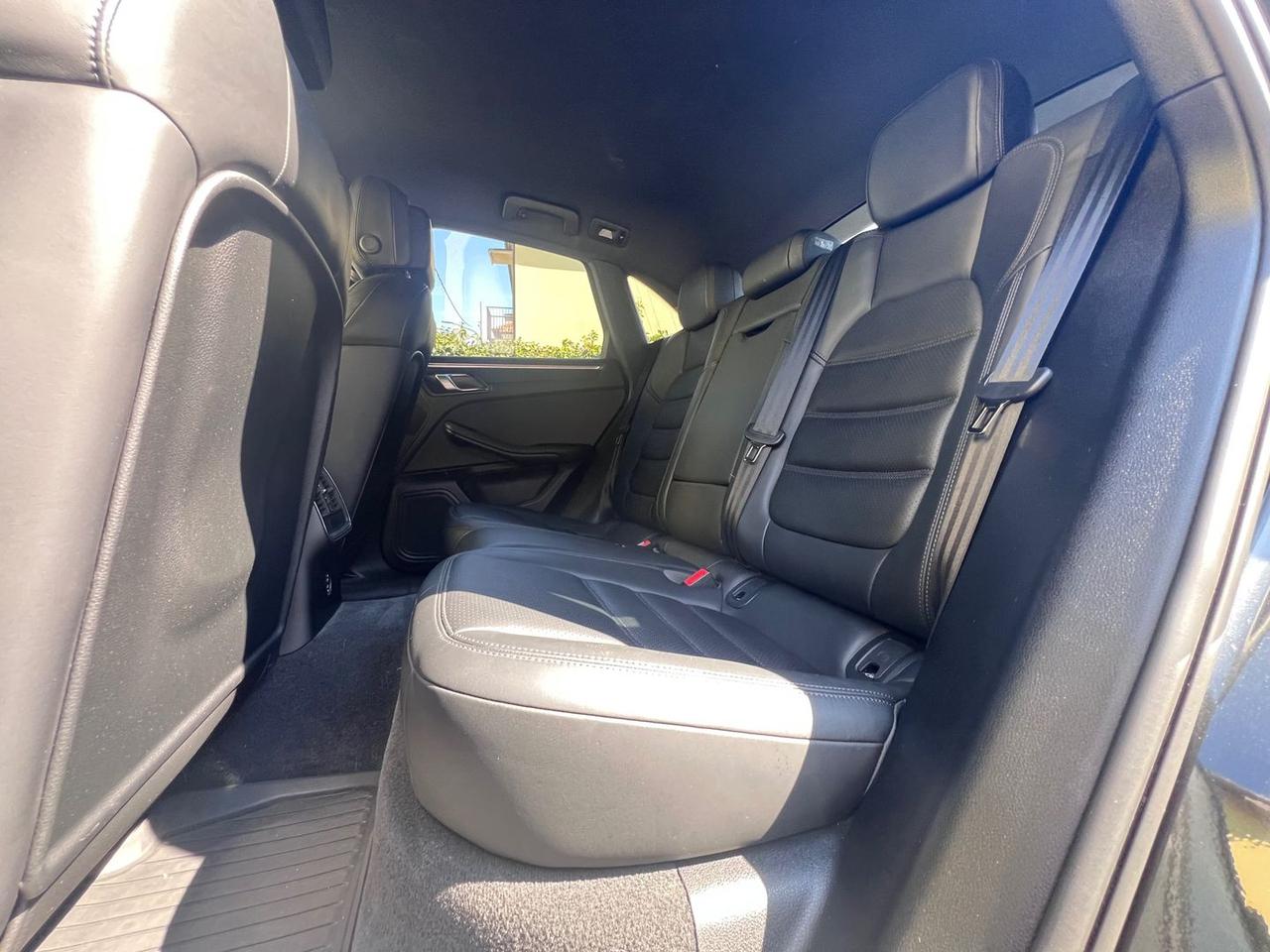 Porsche Macan 2.0 #10291