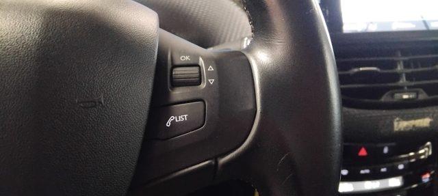 PEUGEOT 2008 1.2 PureTech 82 Allure