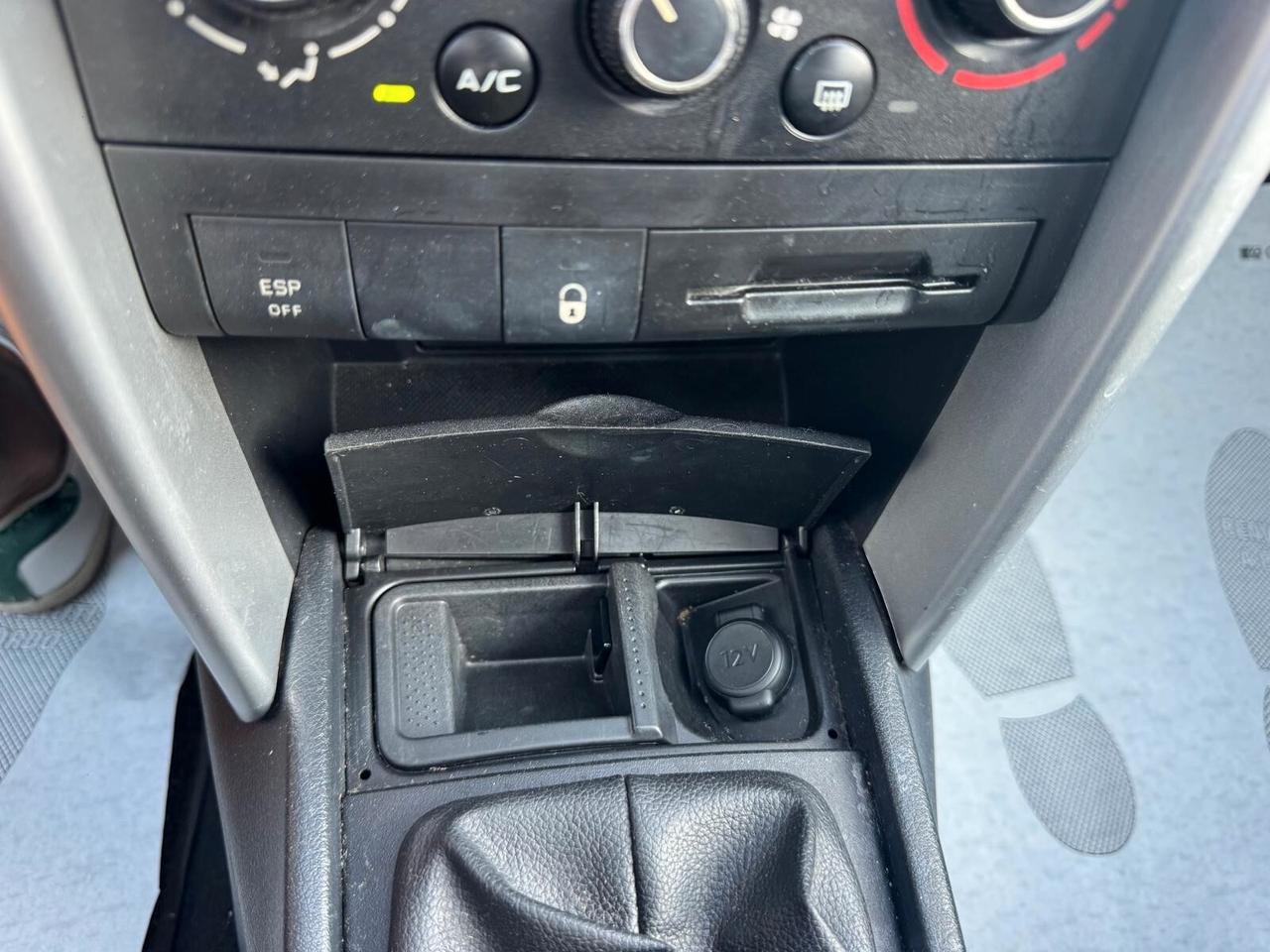 Peugeot 207 1.4 BENZ 5P UNIPRO SOLO 64000 KM - 2012