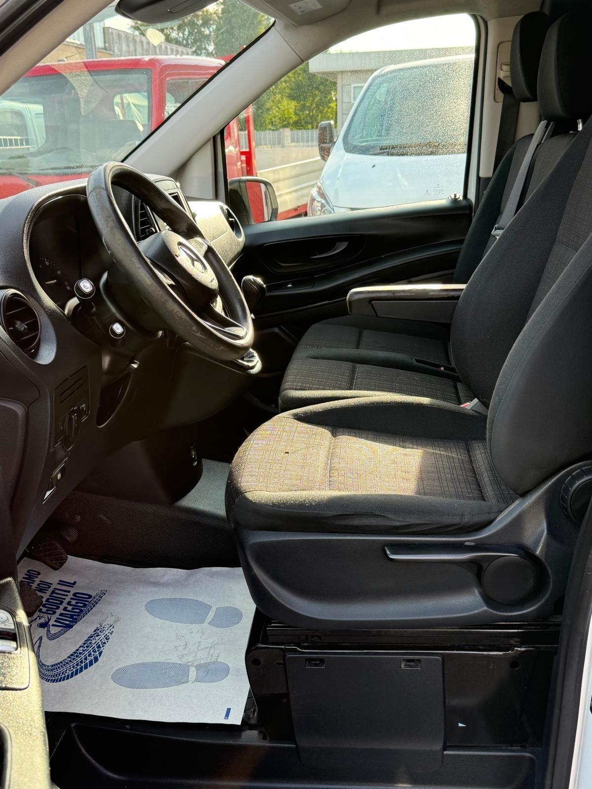 Mercedes Benz VITO 114 CDI COMPACT 2.2 6 MARCE COMPACT