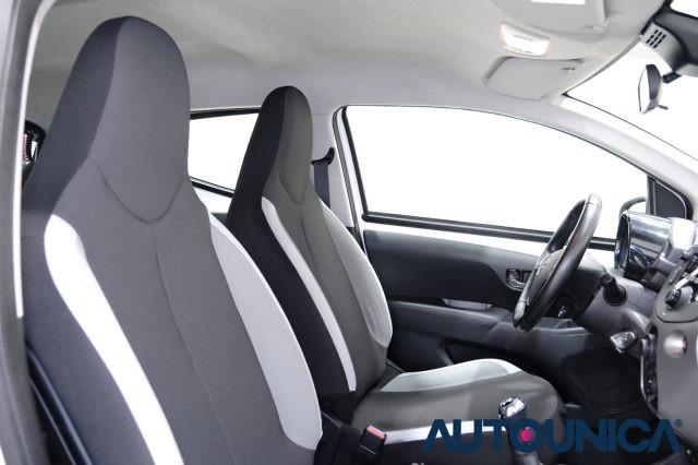 TOYOTA Aygo 1.0 VVT-i 69 CV 5 PORTE X-COOL TSS NEOPATENTATI