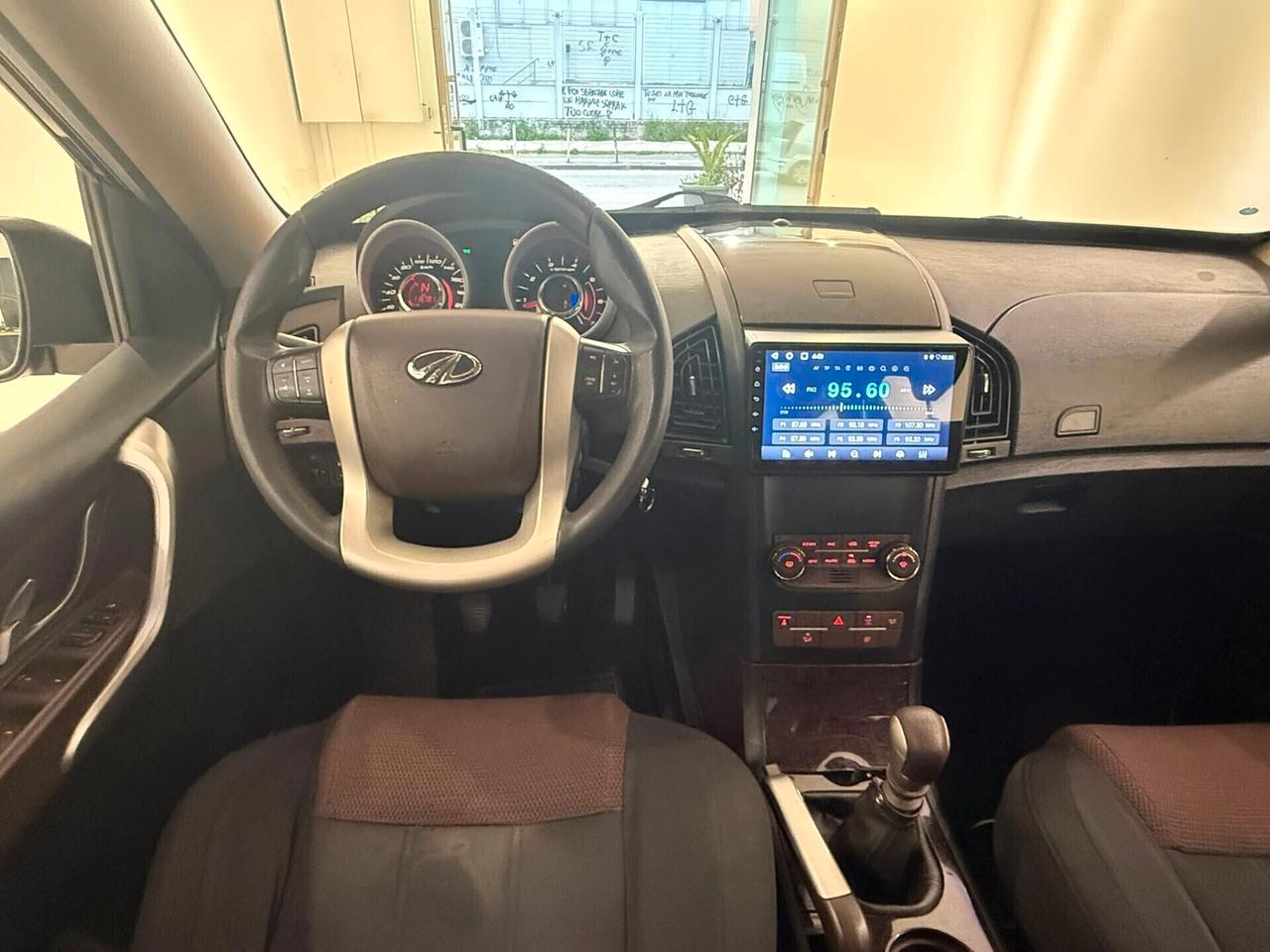 Mahindra XUV500 2.2 16V FWD W8