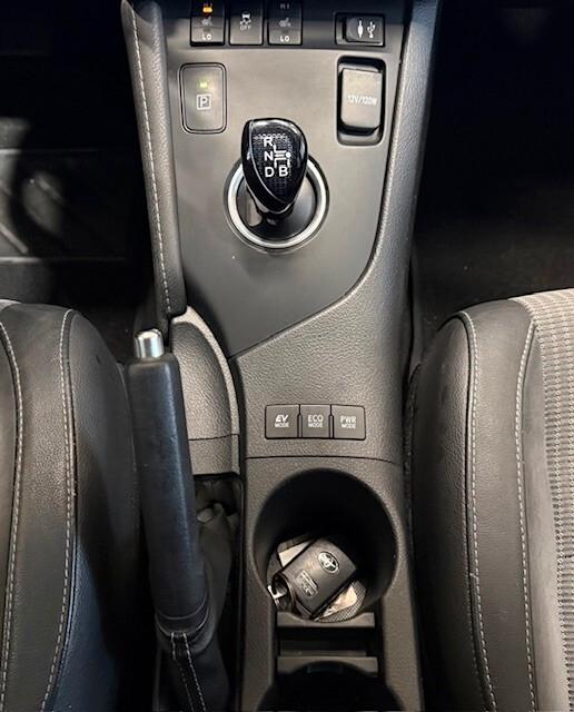 Toyota Auris Touring Sports 1.8 Hybrid Lounge