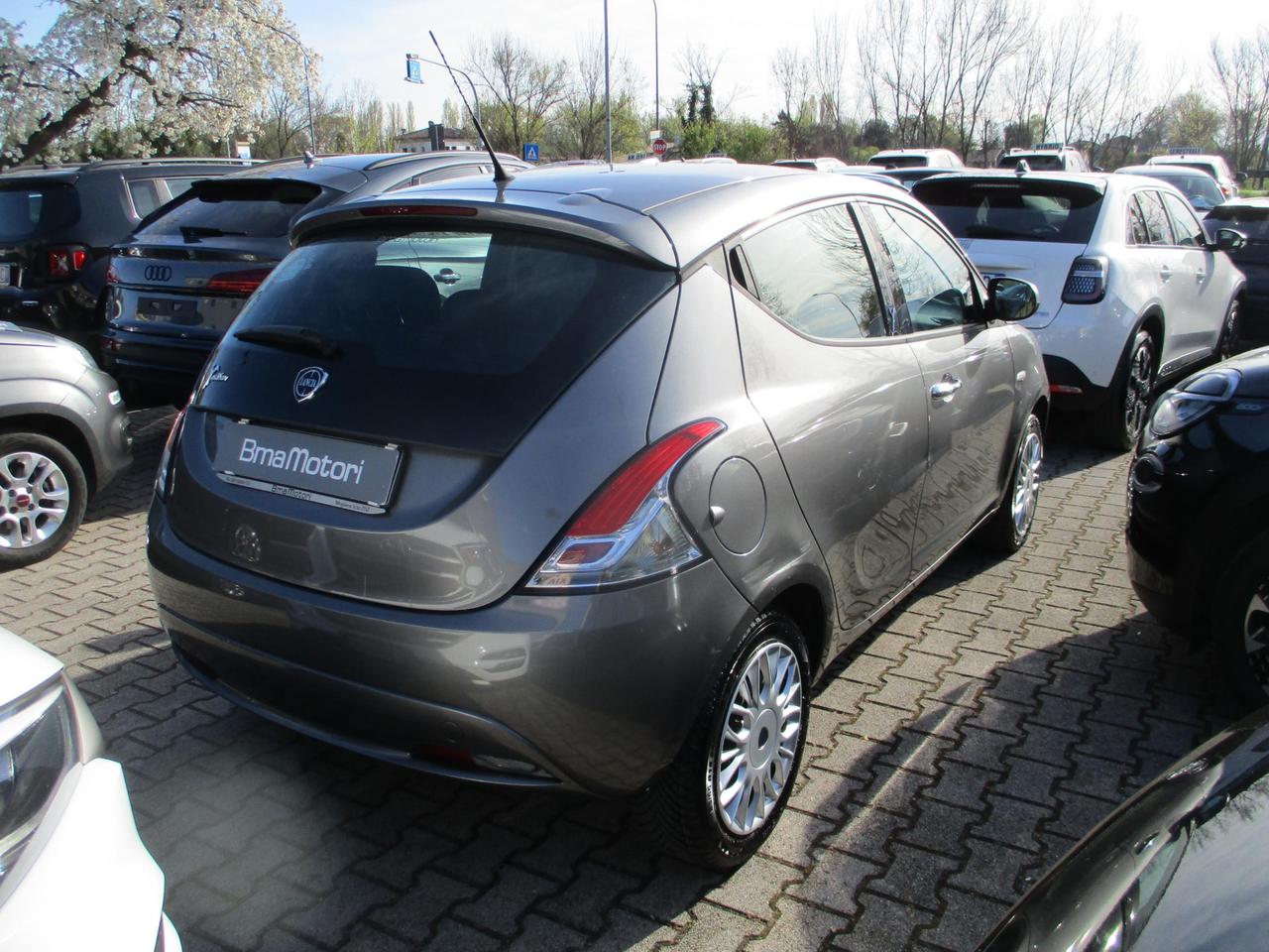 Lancia Ypsilon 5 Porte Ypsilon 1.2 Gold 69cv my16 OK NEOPAT./Bluetooth