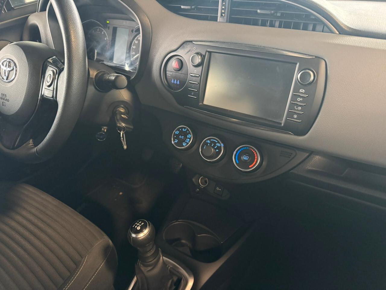 Toyota Yaris 1.0 5p NEOPATENTATI MANUALE-GARANZIA