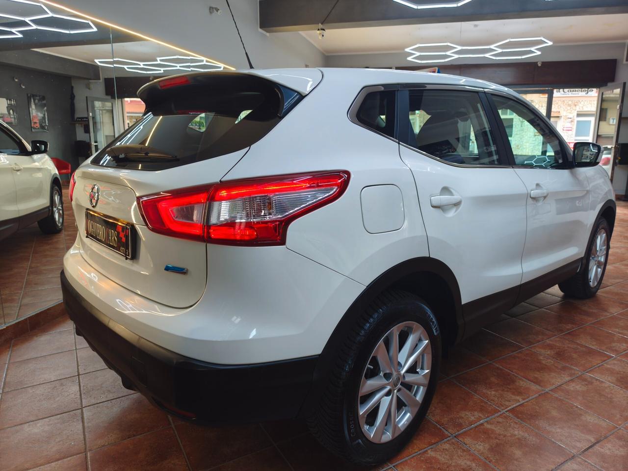 Nissan Qashqai 1.5 diesel 110CV FULL OPTIONAL