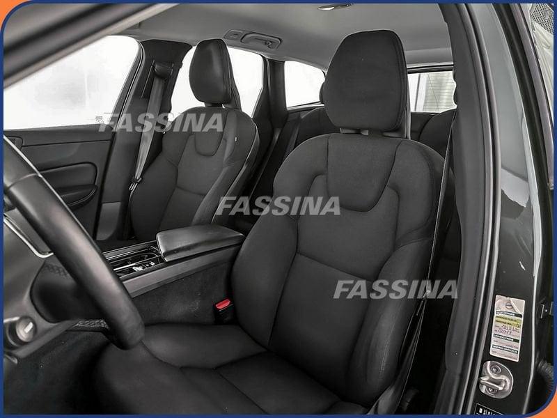 Volvo XC60 XC60 2.0 b4 Momentum Pro auto