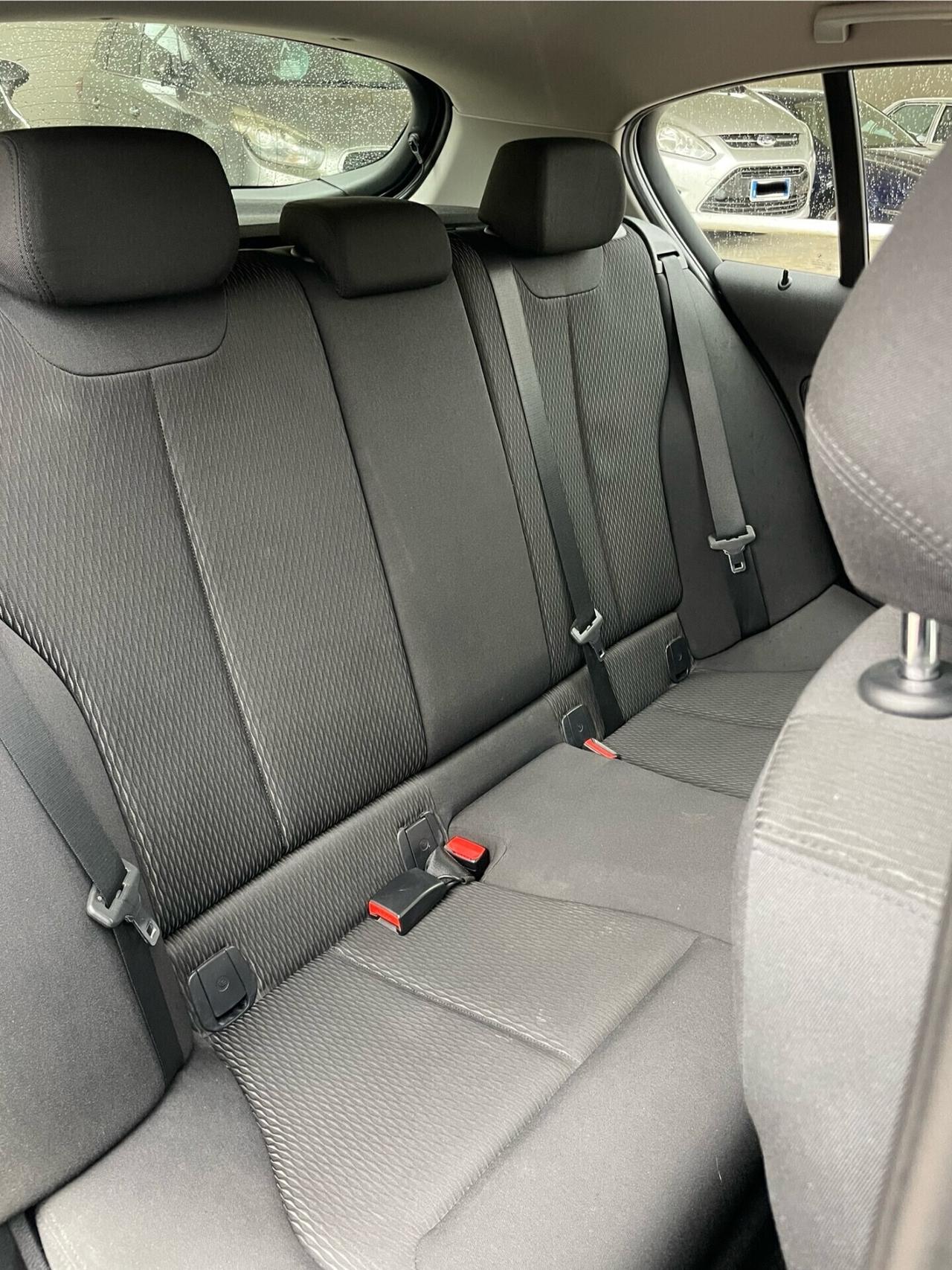 Bmw 116 116d 5p. Urban