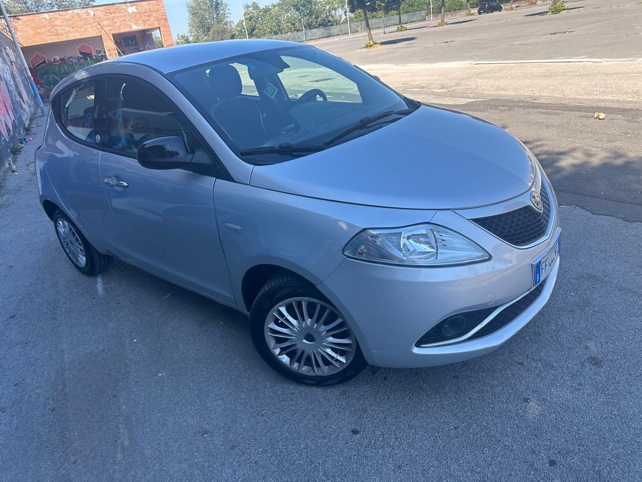 Lancia Ypsilon 1.2 69 CV 5 porte GPL Ecochic Gold/ B.SHAFT