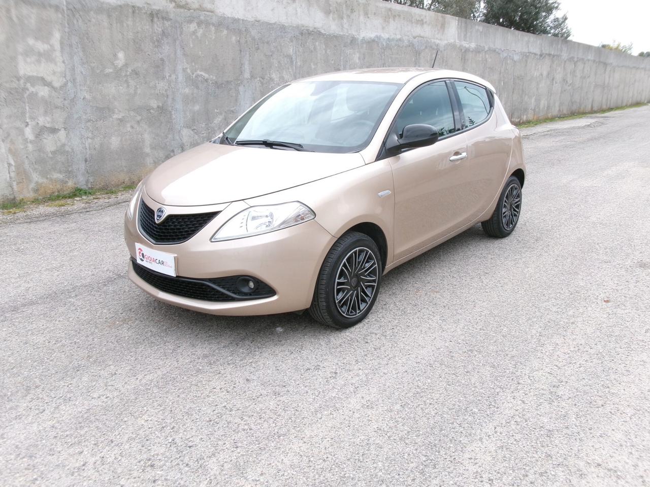 Lancia Ypsilon 1.0 FireFly 5 porte S&S Hybrid Ecochic Gold