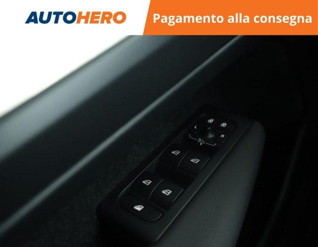 VOLVO XC40 T3 Geartronic Momentum Pro