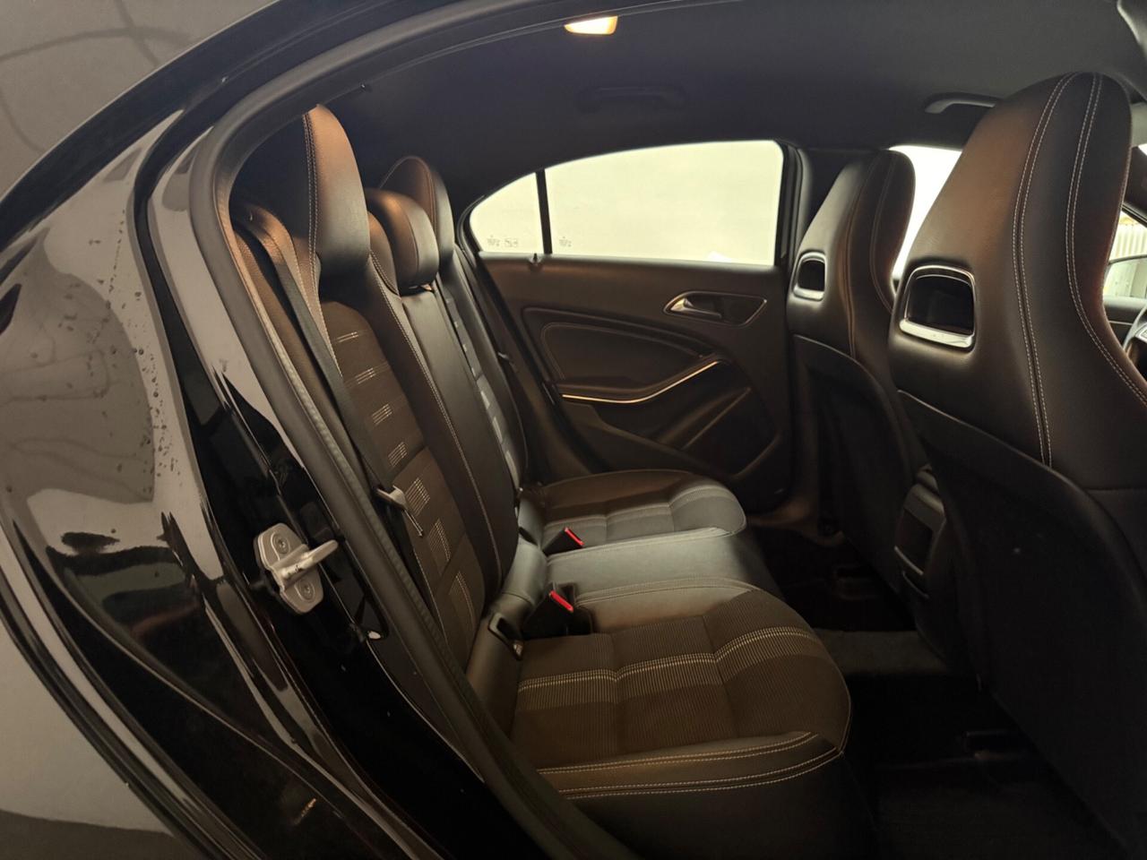 MERCEDES-BENZ 180 D PREMIUM AUTOMATIC