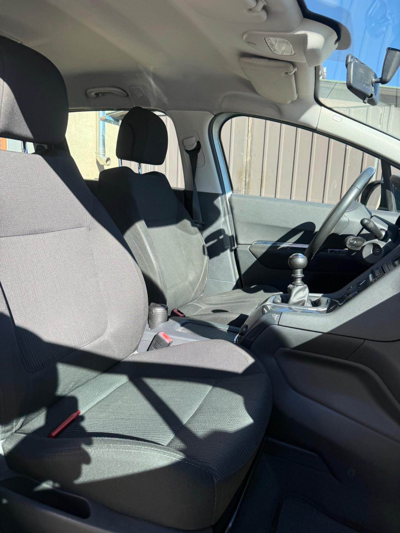 Peugeot 5008 1.6 HDi 110CV Business