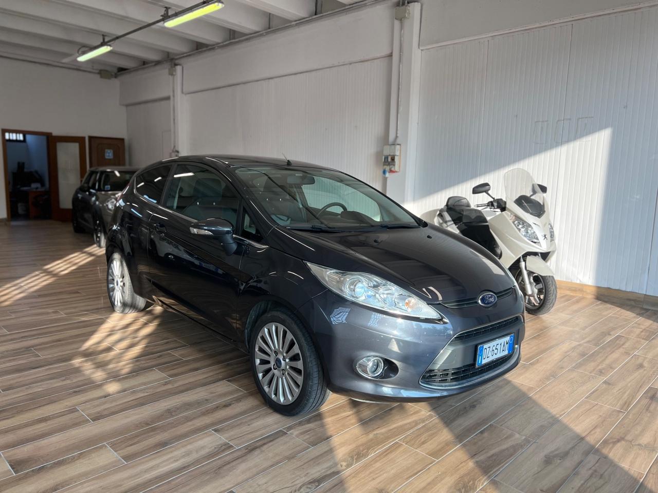 Ford Fiesta 1.4 5 porte Bz.- GPL Titanium