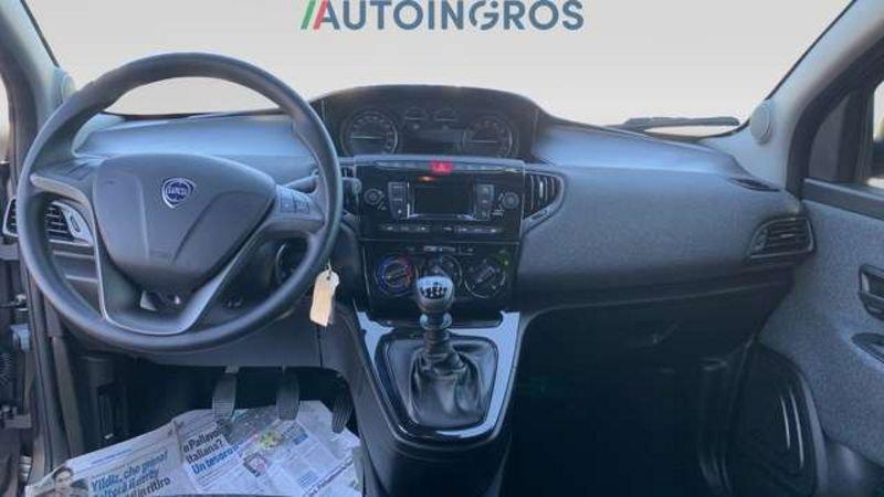 Lancia Ypsilon 1.0 FireFly Hybrid Silver