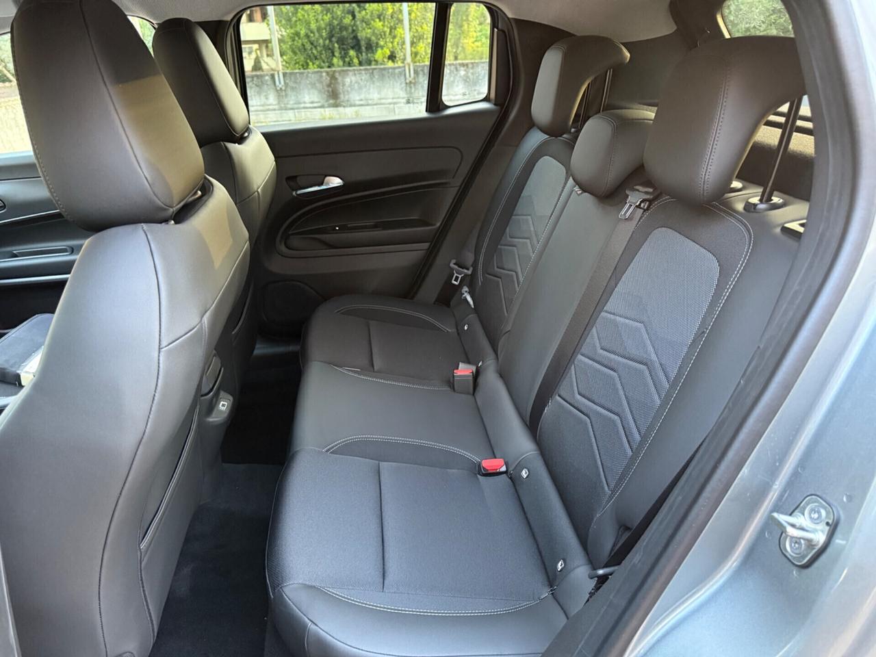 Jeep Avenger 1.2 e-Hybrid 110 cv MHEV Summit