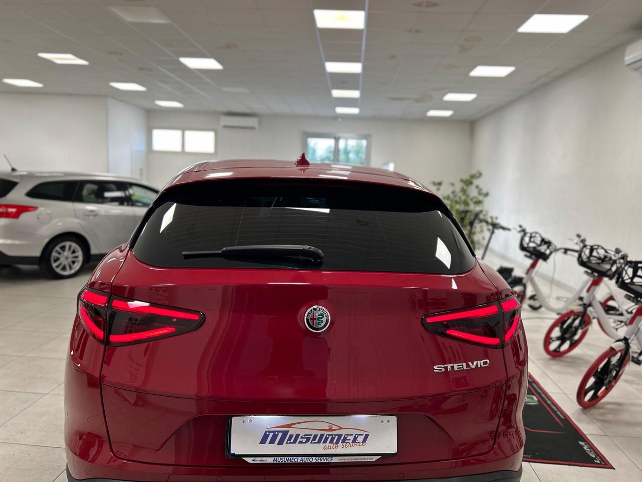 Alfa Romeo Stelvio 2.2 Turbodiesel 160 CV AT8 RWD Business