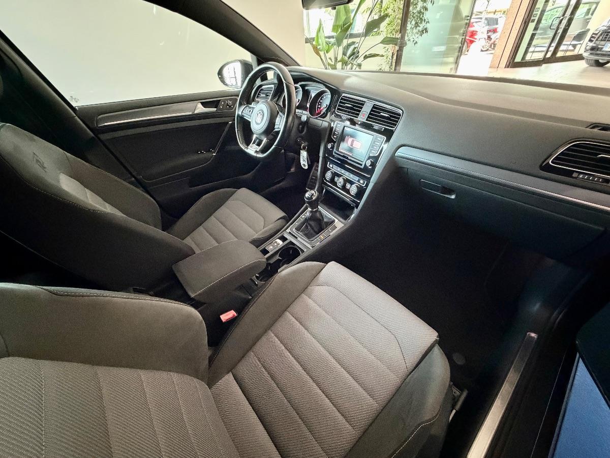 Volkswagen Golf 2.0 tdi R-Line 150cv