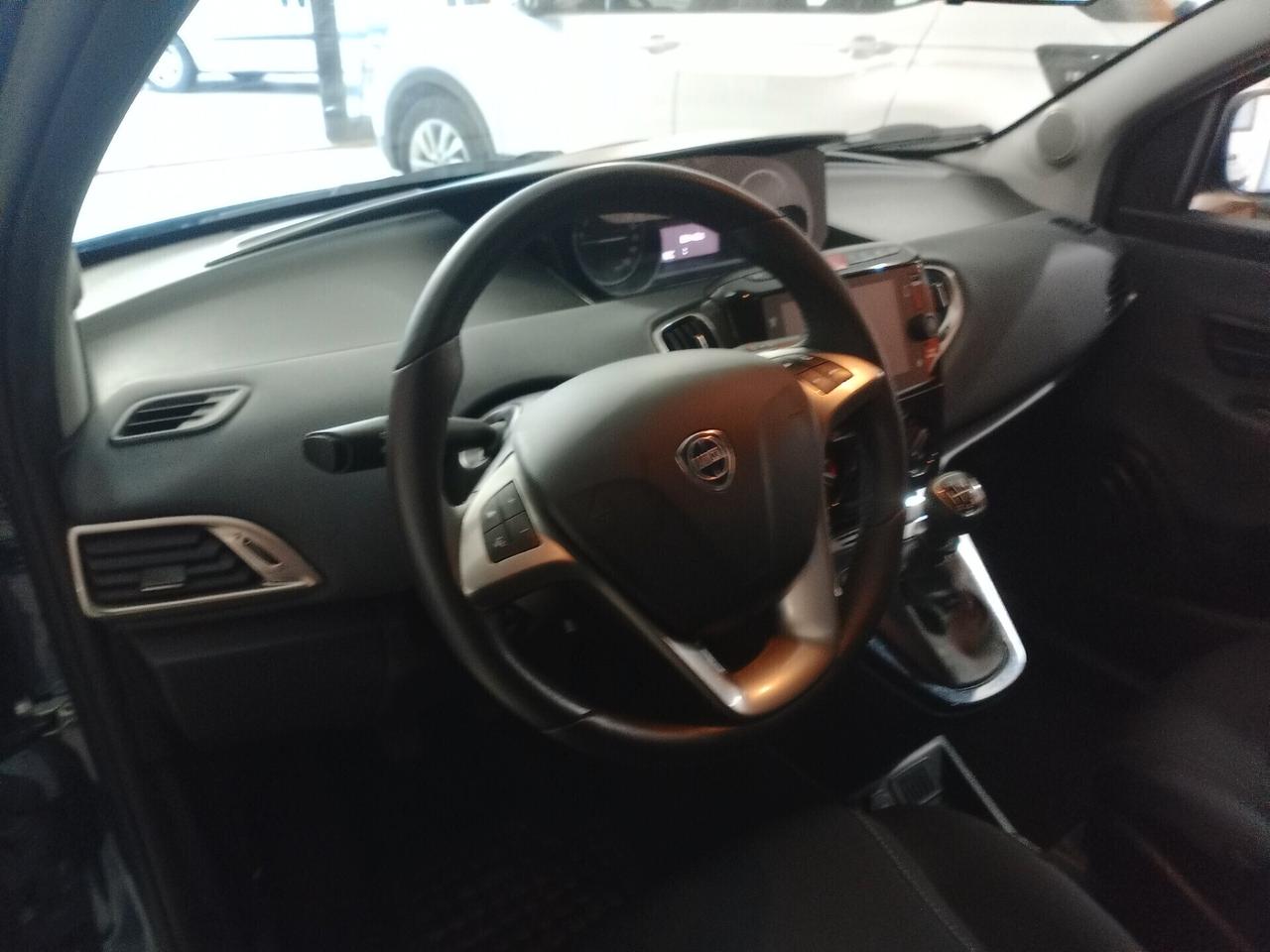 Lancia Ypsilon 1.0 FireFly 5 porte S&S Hybrid Gold